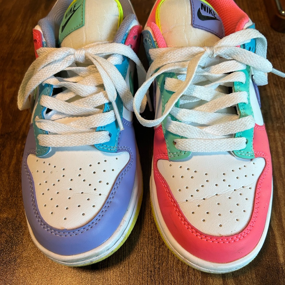 Nike Women’s 5.5 Multicolor Sneakers